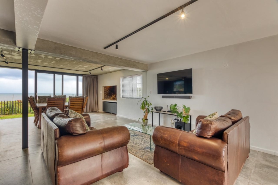 5 Bedroom Property for Sale in Sandbaai Western Cape